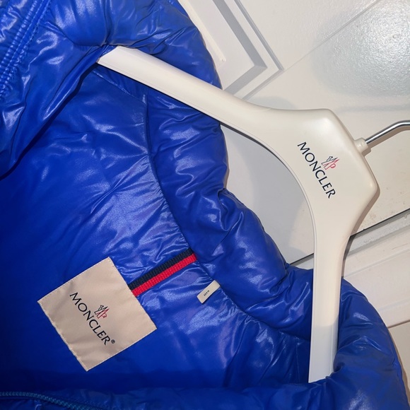 Moncler Boys Jacket - Picture 4 of 9